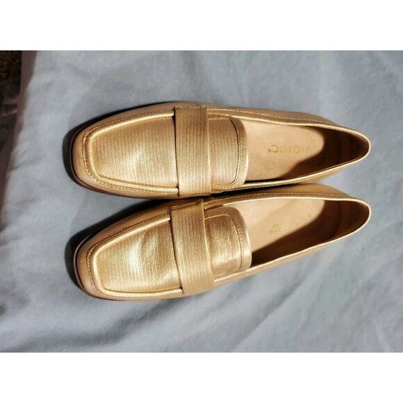 Vionic Women's Gold Loafers - Size 6.5 BD-118-2002 - New Never Worn - Picture 3 of 6